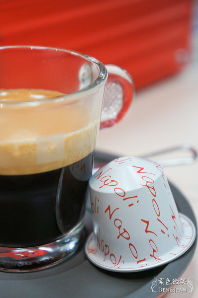 Nespresso U咖啡機~~小資家庭也能輕鬆享受頂級好咖啡(限量版口味新上市) @紫色微笑 Ben&amp;Jean 饗樂生活
