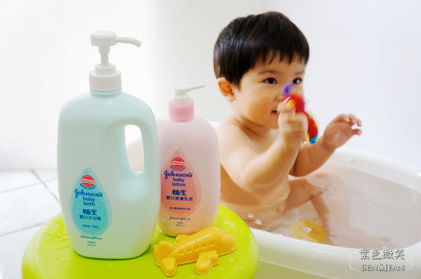 嬌生嬰兒沐浴精、嬌生嬰兒潤膚乳液~ 幫小人洗澡的好幫手 @紫色微笑 Ben&amp;Jean 饗樂生活